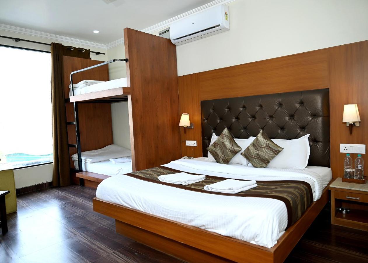 Hotel Peepal Tree Рішикеш Екстер'єр фото