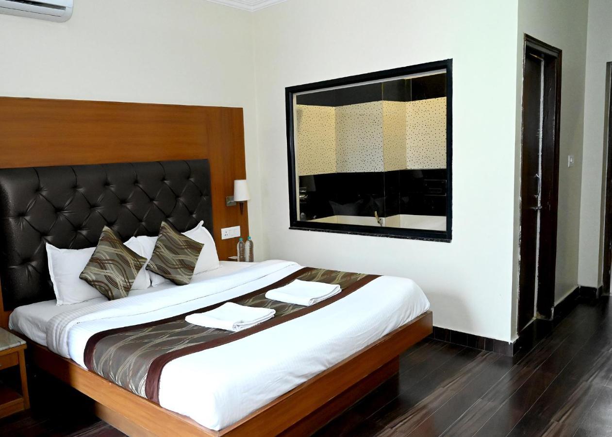 Hotel Peepal Tree Рішикеш Екстер'єр фото