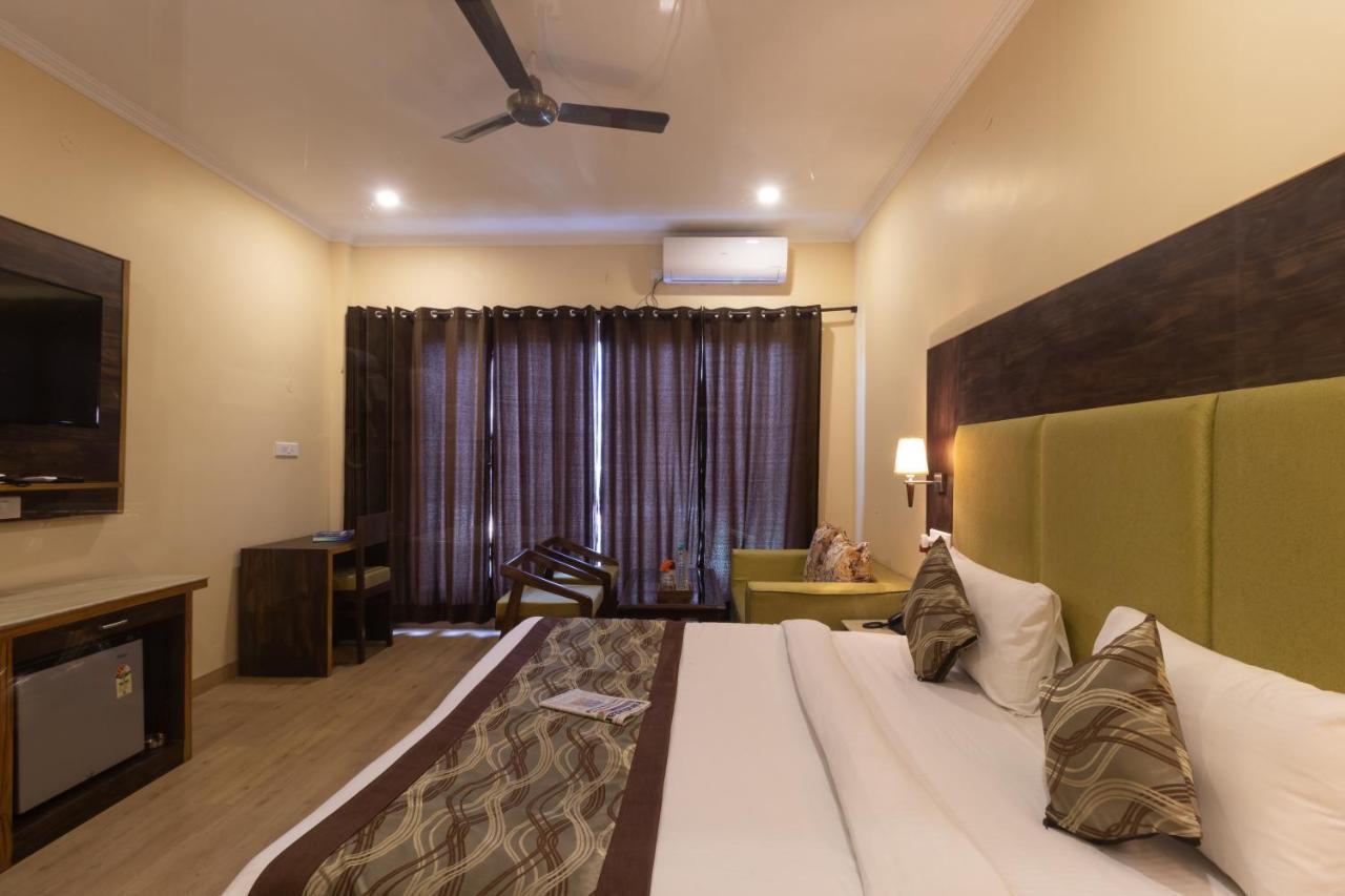 Hotel Peepal Tree Рішикеш Екстер'єр фото